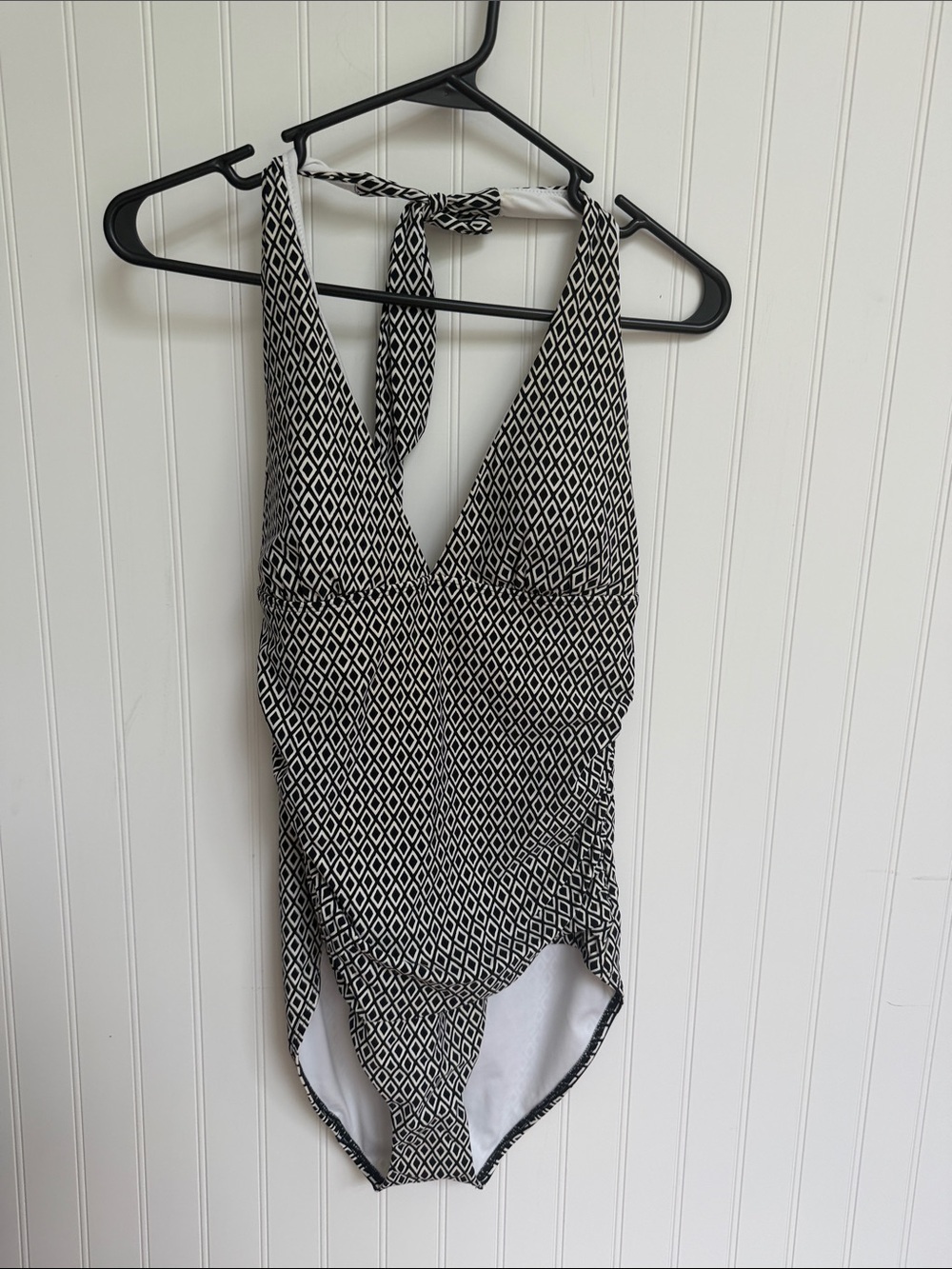 (350)Lands' End Black & White Geometric Halter One-Piece